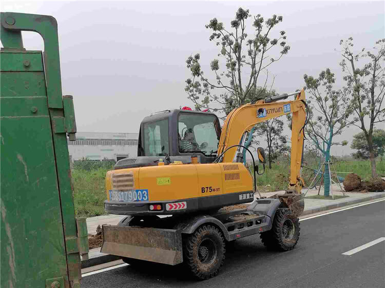 無錫輪式挖機出租