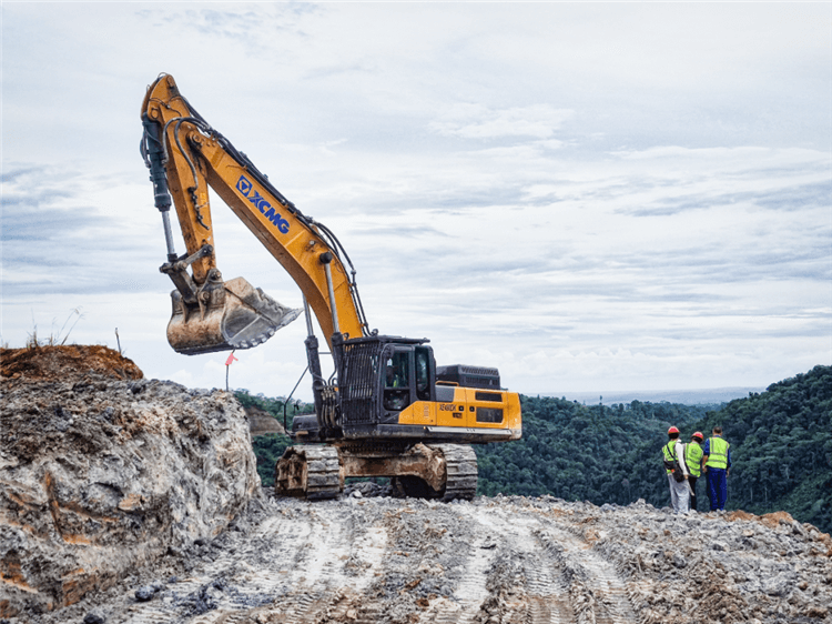 無錫濱湖區挖70000m3礦石