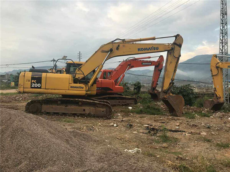 挖掘機的保養及維護方法